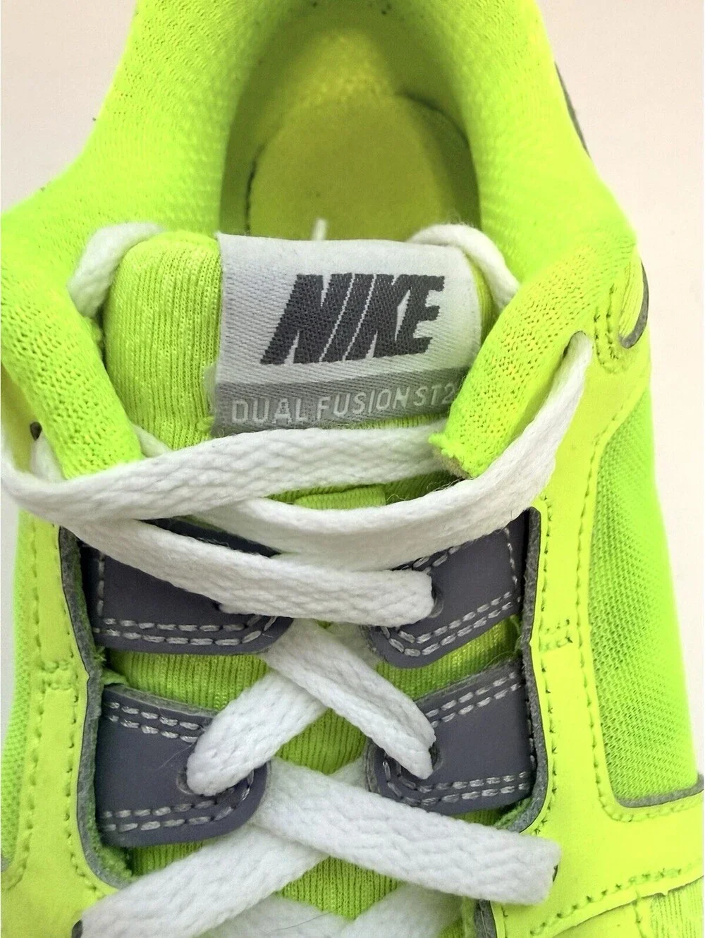 Nike Dual Fusion ST 2 Volt Running Shoes Big Kids 5.5Y EU 38 Neon Yellow